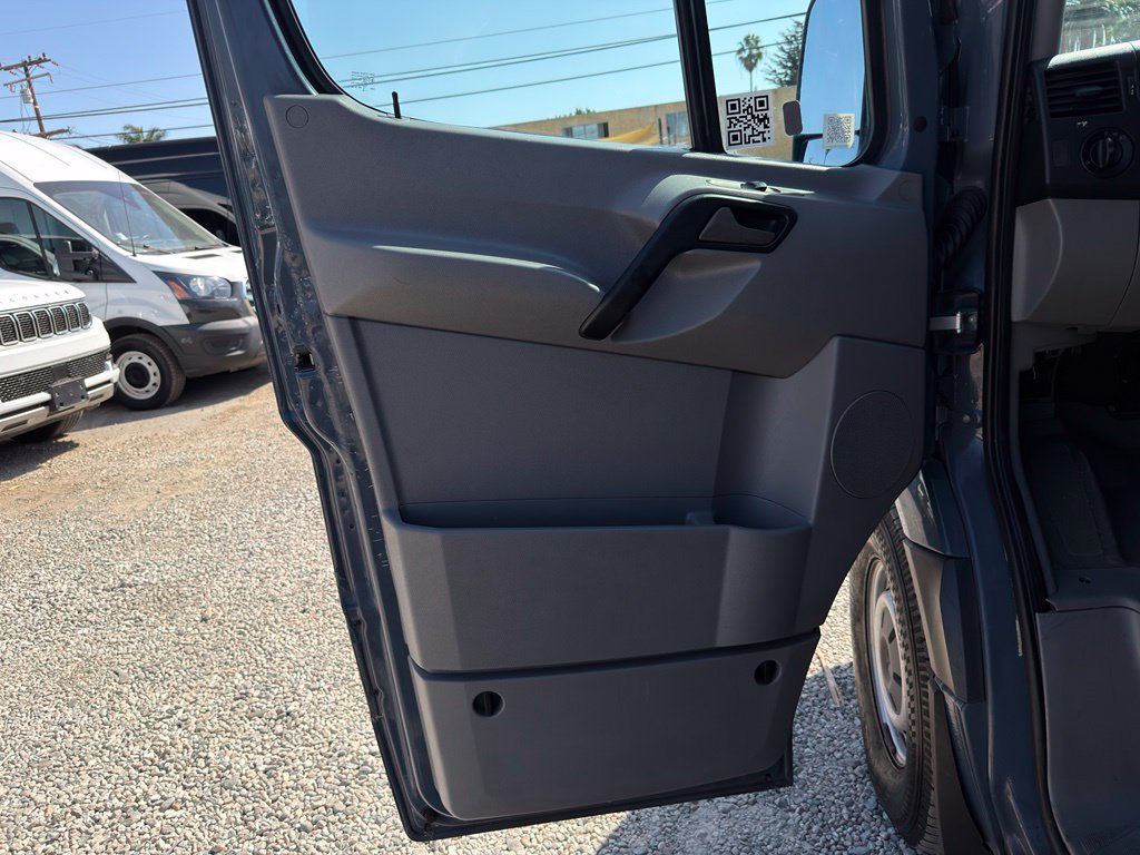 Used 2018 Mercedes-Benz Sprinter 2500 image 21