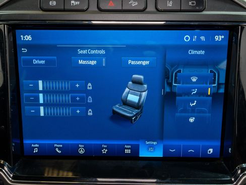 Used 2022 Ford F250 Platinum w/ FX4 Off-Road Package image 24