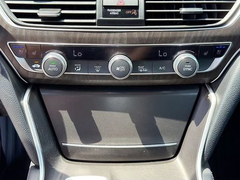 Used 2019 Honda Accord Touring image 17