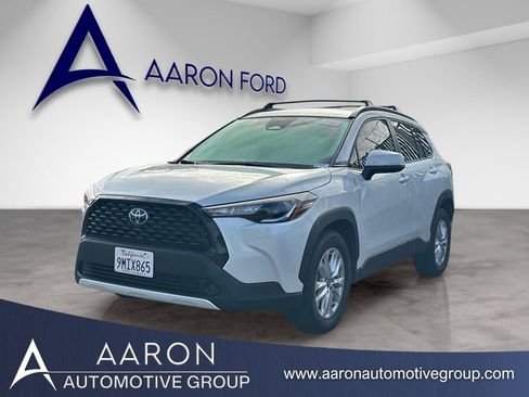 Used 2024 Toyota Corolla Cross LE FWD image 1
