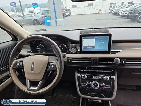 Used 2021 Lincoln Corsair AWD w/ Premium Package image 21