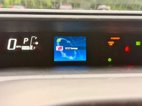 Used 2017 Toyota Prius C One FWD image 15