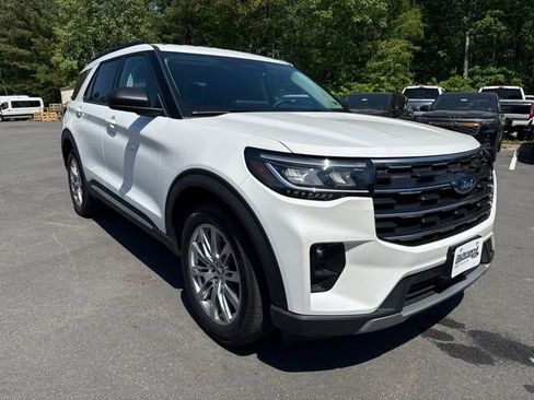 Used 2025 Ford Explorer Active w/ Active Comfort Package AWD/4WD image 7