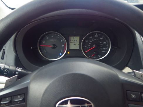 Used 2013 Subaru Crosstrek 2.0i Premium image 8