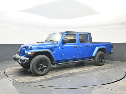 Used 2021 Jeep Gladiator Sport image 2