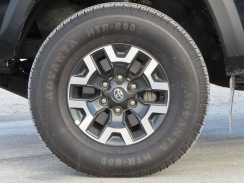 Used 2023 Toyota Tacoma TRD Off-Road image 11