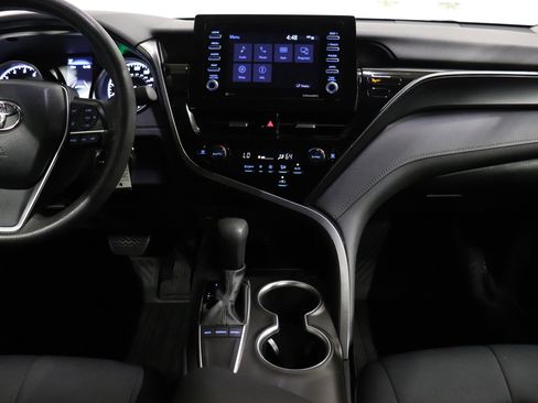 Used 2022 Toyota Camry LE image 29