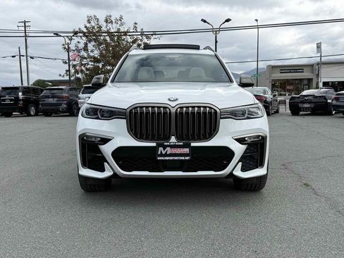 Used 2021 BMW X7 M50i image 2
