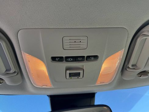 Used 2020 Toyota Corolla LE image 22