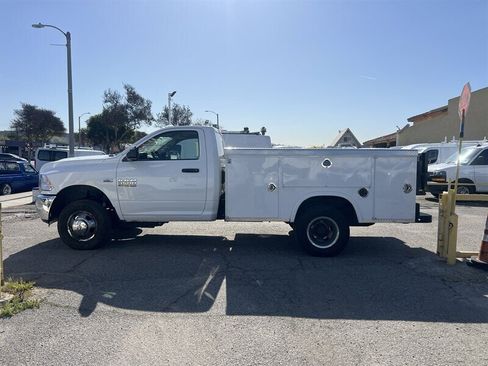 Used 2018 RAM 3500 Tradesman w/ Chrome Appearance Group RWD image 4