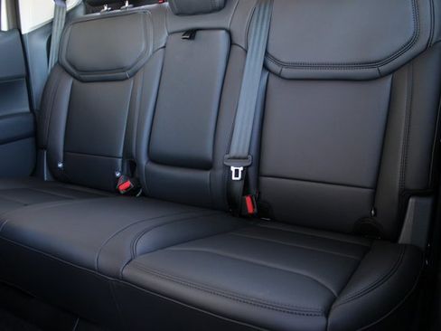 New 2025 Ford Maverick Lariat w/ Black Appearance Package image 19