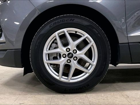 Certified 2024 Ford Edge SEL image 9