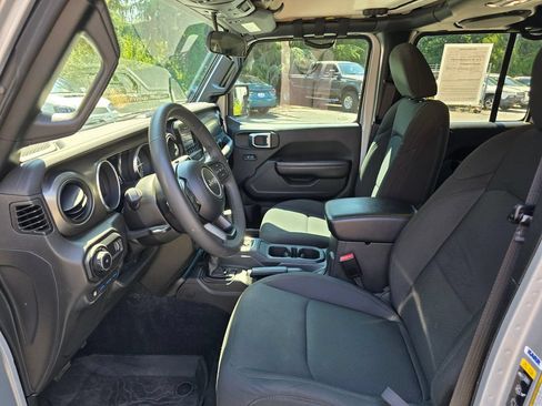 Used 2023 Jeep Wrangler Unlimited AWD/4WD image 8