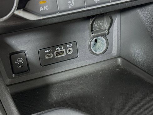 Used 2025 Nissan Sentra SV FWD image 17
