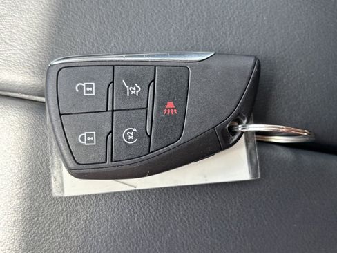 Used 2023 Buick Envision Essence image 17