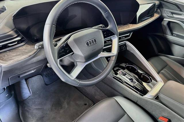 Used 2025 Audi Q5 Premium AWD/4WD image 9