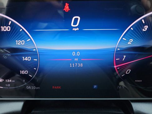 Used 2025 Mercedes-Benz GLC 300 image 32