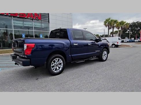 Used 2024 Nissan Titan SV w/ SV Convenience Package image 32