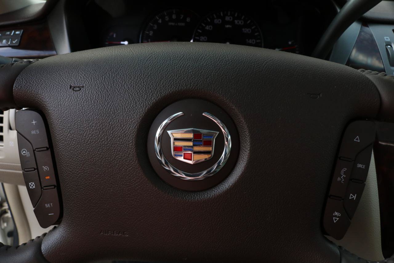Used 2009 Cadillac DTS w/ Sun And Sound Package FWD image 34