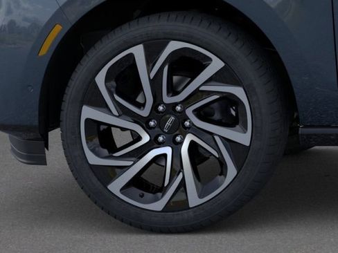 New 2026 Lincoln Navigator L Reserve AWD/4WD image 21