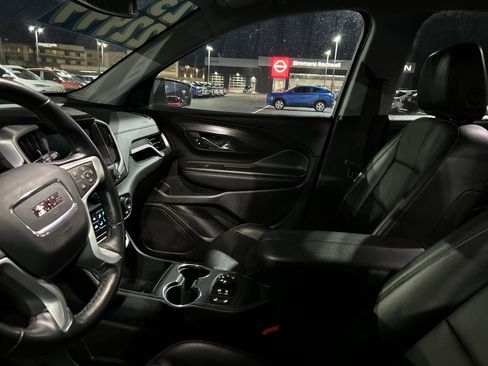Used 2023 GMC Terrain SLT image 8