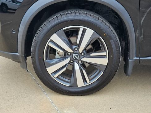 Used 2023 Nissan Rogue SL w/ SL Premium Package FWD image 17