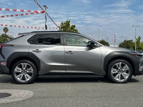 Used 2023 Subaru Solterra AWD image 3