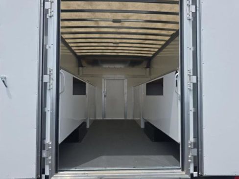 Used 2022 Chevrolet Express 3500 w/ Power Convenience Package RWD image 5