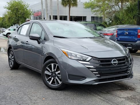 Certified 2025 Nissan Versa SV image 1