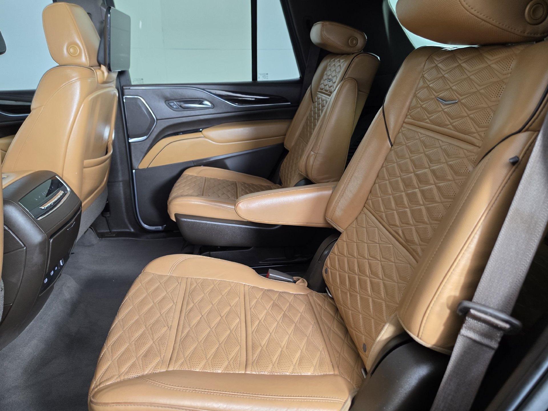 Used 2021 Cadillac Escalade Sport w/ Driver Assist Tech Package AWD/4WD image 27