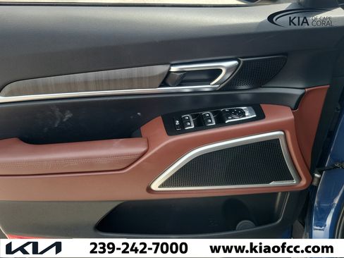 Certified 2023 Kia Telluride EX w/ EX Captain's Chair Package AWD/4WD image 23