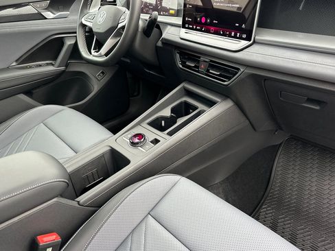 New 2026 Volkswagen Tiguan SE AWD/4WD image 15