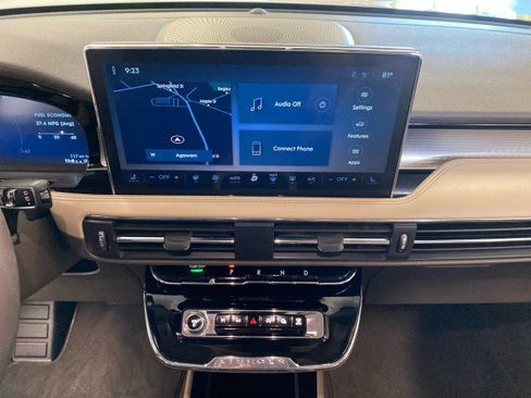 Used 2023 Lincoln Corsair AWD w/ Equipment Group 101A image 22