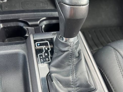 Used 2019 Toyota Tacoma TRD Sport AWD/4WD image 25