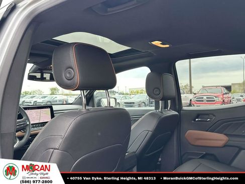 Certified 2023 GMC Canyon AT4 w/ AT4 Premium Package AWD/4WD image 17
