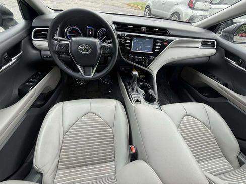 Used 2018 Toyota Camry SE FWD image 7