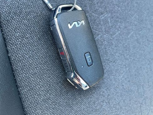 Used 2025 Kia Seltos S image 18