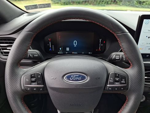 Used 2024 Ford Escape ST-Line w/ Tech Pack #1 AWD/4WD image 21