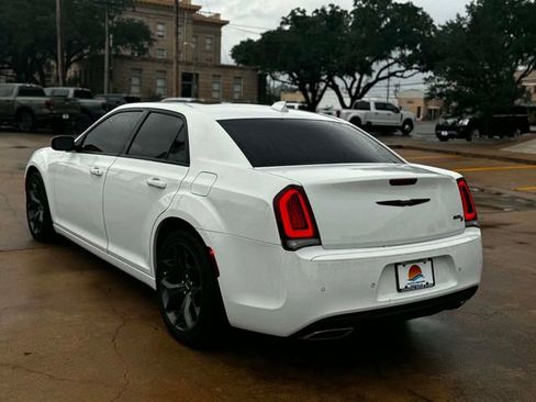 Used 2022 Chrysler 300 S image 8