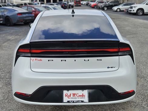 Used 2026 Toyota Prius image 5