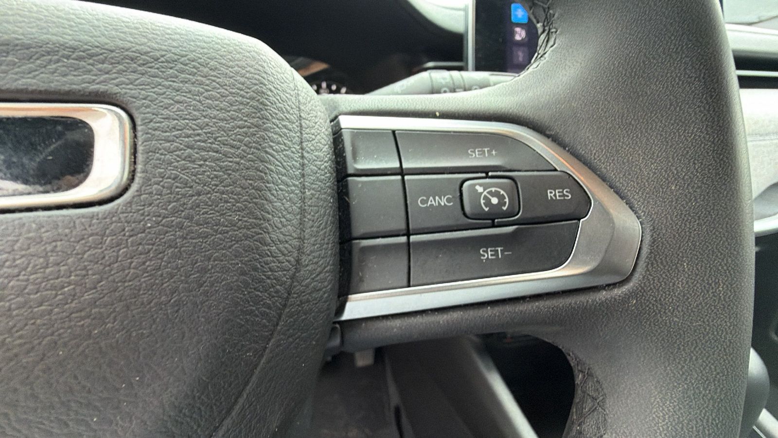 Used 2024 Jeep Compass Latitude AWD/4WD image 28