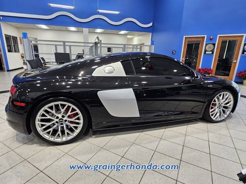 Used 2017 Audi R8 V10 image 6