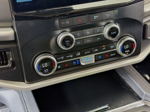 Used 2024 Ford Expedition XLT image 37