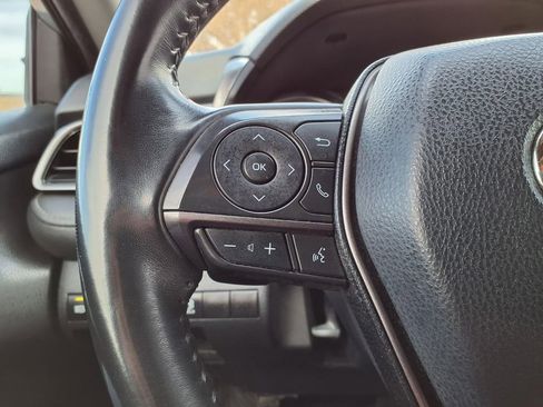 Used 2021 Toyota Camry SE image 16