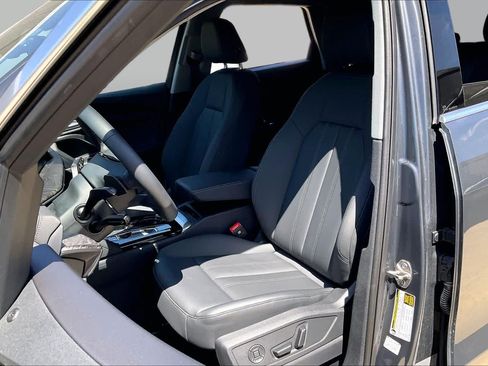 Used 2025 Audi Q5 Premium AWD/4WD image 8