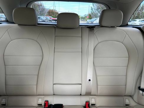 Used 2022 Mercedes-Benz GLC 300 image 36
