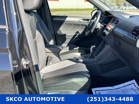 Used 2022 Volkswagen Tiguan SE R-Line image 13