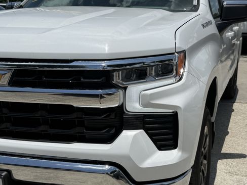 Used 2025 Chevrolet Silverado 1500 LT AWD/4WD image 11