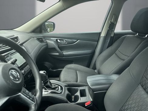 Used 2018 Nissan Rogue S FWD image 3