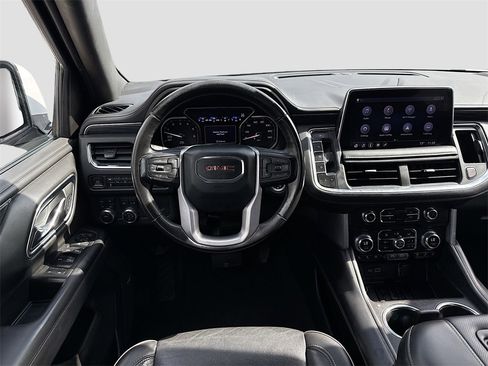 Used 2021 GMC Yukon XL SLT image 24